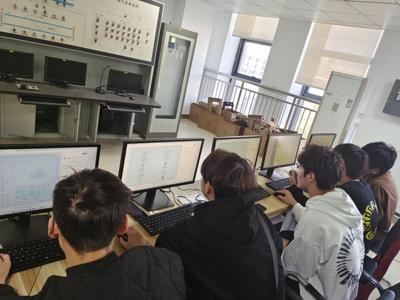 轨道交通学院组织学生参加2022年安徽省职业院校技能大赛(高职组)机械成图技术赛项计算机技术培训