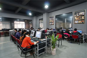 泉州电脑培训学校全攻略 机构选择、课程价格与就业前景